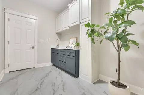 Entry Way - 2370 Dauer Ct, Powell, OH 43065 photo 3 of 3