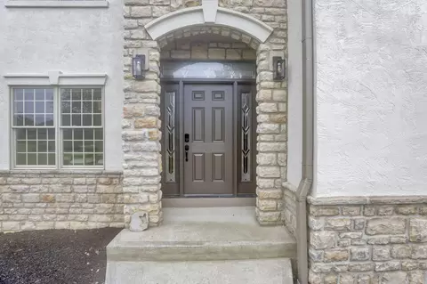 Entry Way - 2370 Dauer Ct, Powell, OH 43065 photo 1 of 3