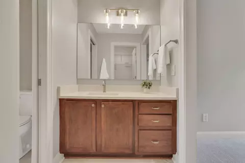 Bath - 2370 Dauer Ct, Powell, OH 43065 photo 15 of 18