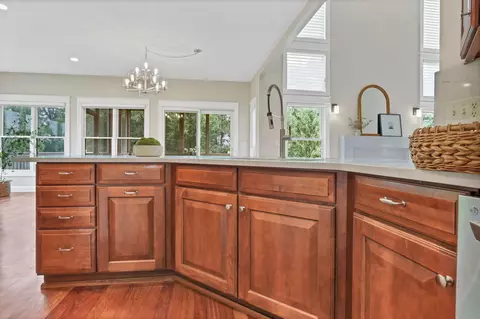Kitchen - 2370 Dauer Ct, Powell, OH 43065 photo 8 of 11
