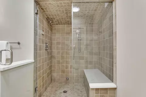 Bath - 2370 Dauer Ct, Powell, OH 43065 photo 18 of 18