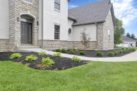 Exterior - 2370 Dauer Ct, Powell, OH 43065 photo 4 of 18