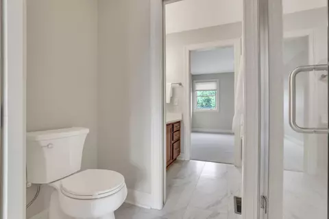 Bath - 2370 Dauer Ct, Powell, OH 43065 photo 13 of 18