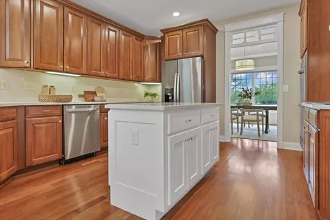 Kitchen - 2370 Dauer Ct, Powell, OH 43065 photo 9 of 11