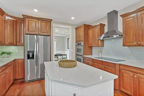 Kitchen - 2370 Dauer Ct, Powell, OH 43065 photo 4 of 11