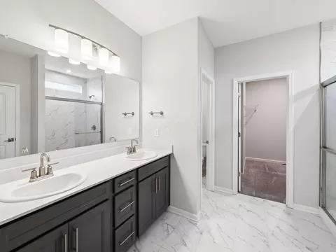 Bath - 550 Penwell Dr, Delaware, OH 43015 photo 1 of 3