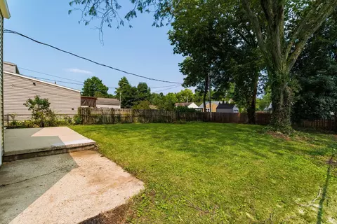 Exterior - 556 N Pickaway St, Circleville, OH 43113 photo 4 of 8