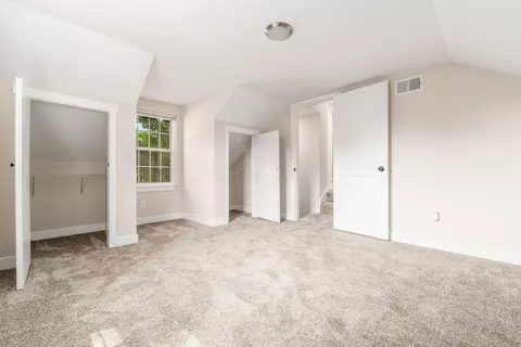 Bedroom - 556 N Pickaway St, Circleville, OH 43113 photo 8 of 8