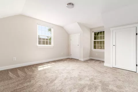 Bedroom - 556 N Pickaway St, Circleville, OH 43113 photo 6 of 8