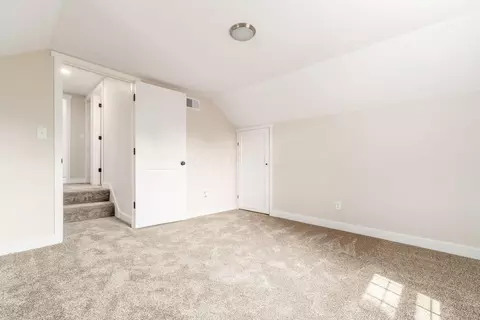 Bedroom - 556 N Pickaway St, Circleville, OH 43113 photo 7 of 8