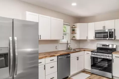 Kitchen - 556 N Pickaway St, Circleville, OH 43113 photo 1 of 3