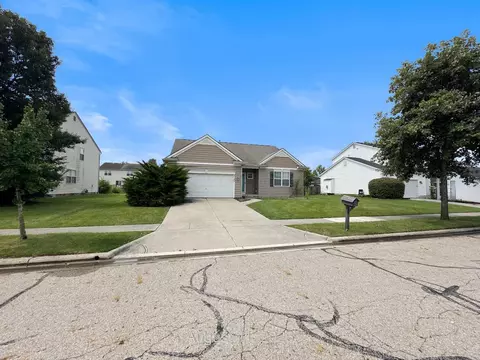 5743 Cedar Lawn Dr, Groveport, OH 43125