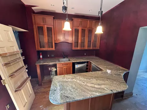 Kitchen - 29-31 Smith Pl, Columbus, OH 43201 photo 3 of 7