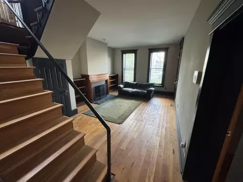 Living - 29-31 Smith Pl, Columbus, OH 43201 photo 5 of 10