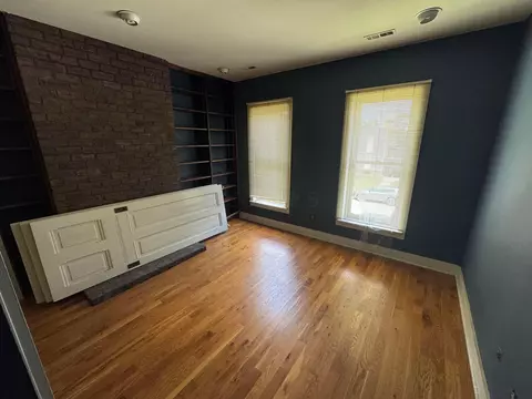 Living - 29-31 Smith Pl, Columbus, OH 43201 photo 10 of 10