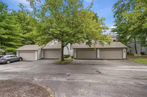 2691 Woodland Trail Dr, Columbus, OH 43231