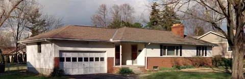 2106 Springhill Dr, Columbus, OH 43221