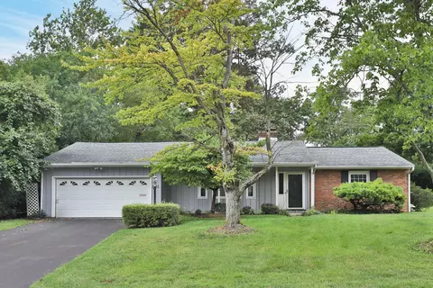 4249 Rowanne Rd, Columbus, OH 43214