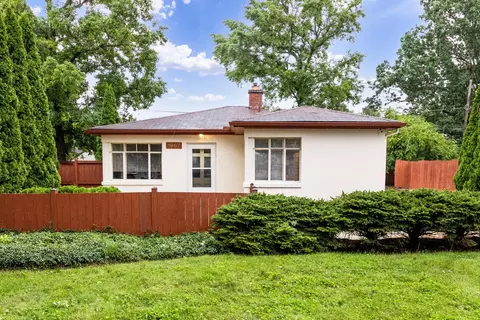 1967 Zollinger Rd, Columbus, OH 43221