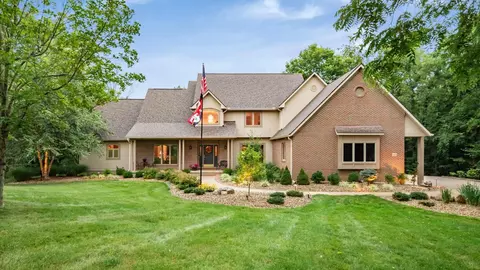4474 White Tail Ct, Nashport, OH 43830