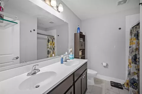 Bath - 153 Paramus Ave, Newark, OH 43055 photo 3 of 5
