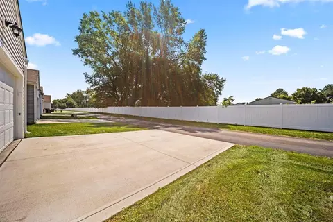 Exterior - 153 Paramus Ave, Newark, OH 43055 photo 7 of 8