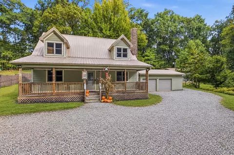29760 Stage Coach Rd, Logan, OH 43138