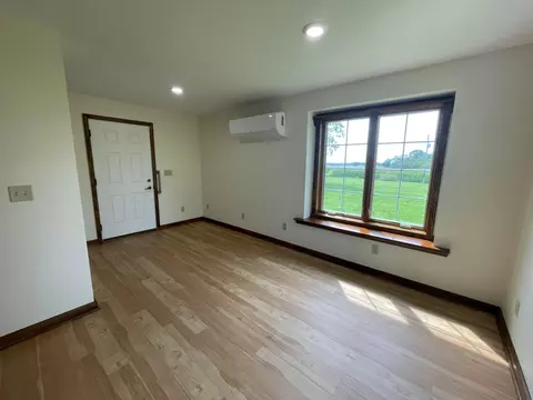 Living - 19465 Winchester Rd, Circleville, OH 43113 photo 8 of 8