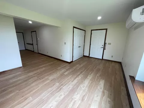 Living - 19465 Winchester Rd, Circleville, OH 43113 photo 7 of 8