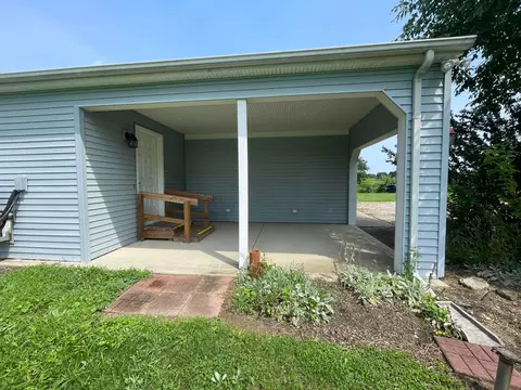 Exterior - 19465 Winchester Rd, Circleville, OH 43113 photo 3 of 10