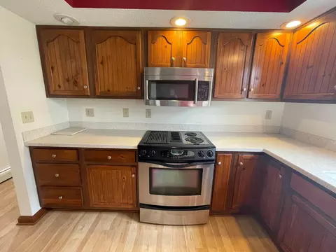 Kitchen - 19465 Winchester Rd, Circleville, OH 43113 photo 4 of 6