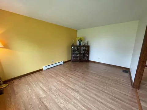 Living - 19465 Winchester Rd, Circleville, OH 43113 photo 4 of 8