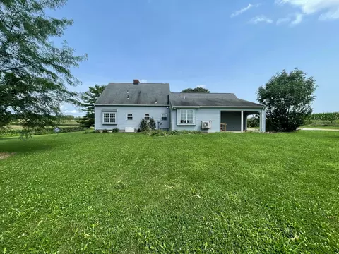 Exterior - 19465 Winchester Rd, Circleville, OH 43113 photo 5 of 10