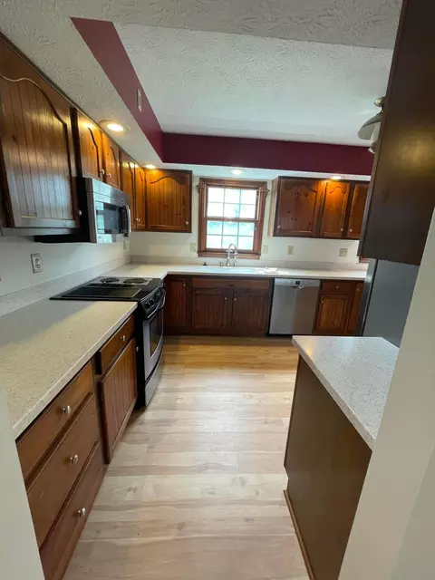 Kitchen - 19465 Winchester Rd, Circleville, OH 43113 photo 1 of 6