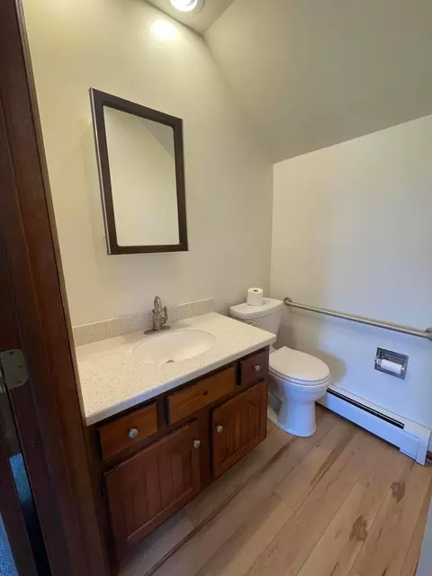 Bath - 19465 Winchester Rd, Circleville, OH 43113 photo 5 of 7