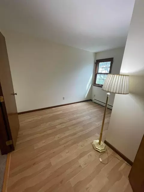 Bedroom - 19465 Winchester Rd, Circleville, OH 43113 photo 3 of 5