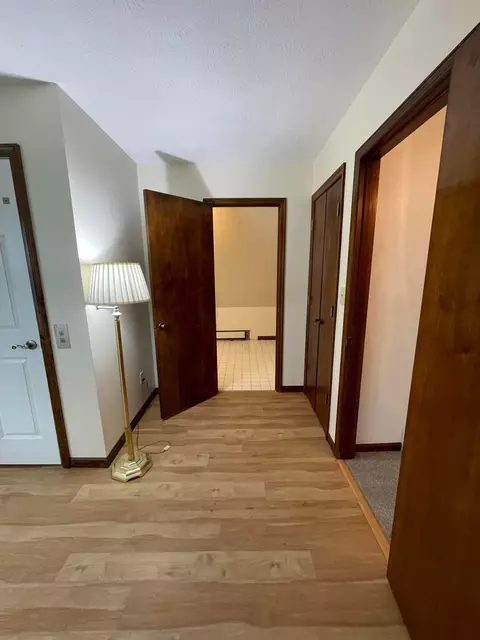 Entry Way - 19465 Winchester Rd, Circleville, OH 43113 photo 4 of 5