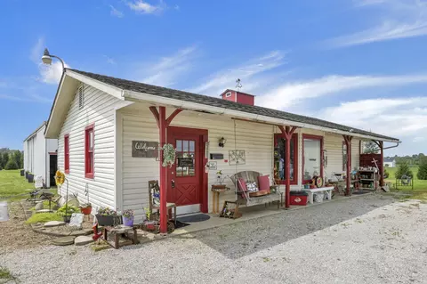 3265 Barnes Rd, Centerburg, OH 43011