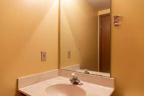Bath - 4792 Parkwick Dr, Columbus, OH 43228 photo 6 of 6