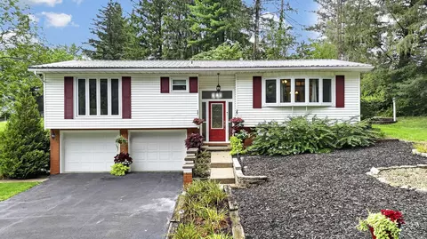 3215 Nob Hill Rd, Zanesville, OH 43701