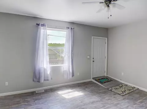 106 E Franklin St, Nelsonville, OH 45764