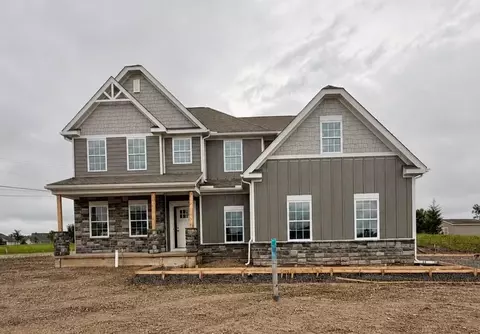 160 Oak Brook Dr, Marysville, OH 43040