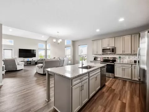 7081 Sanctuary Dr NW, Pickerington, OH 43147