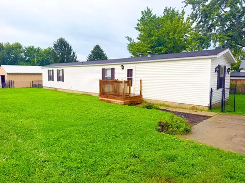 8903 Leist Ave SW, Stoutsville, OH 43154