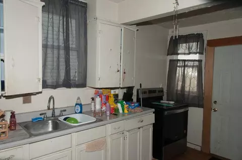 Kitchen - 415 Frebis Ave, Columbus, OH 43206 photo 2 of 2