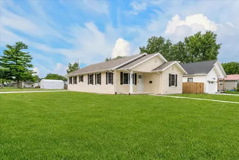 1104 E Paint St, Washington Court House, OH 43160