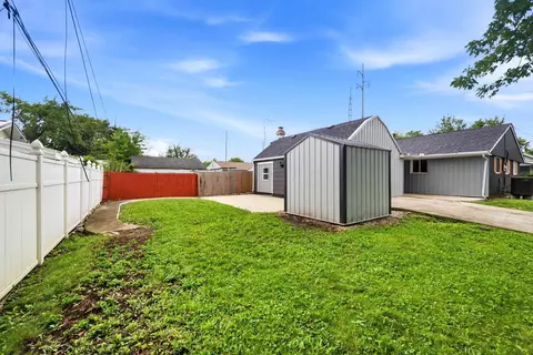 Exterior - 589 Uncapher Ave, Marion, OH 43302 photo 7 of 8