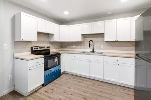 Kitchen - 589 Uncapher Ave, Marion, OH 43302 photo 3 of 4