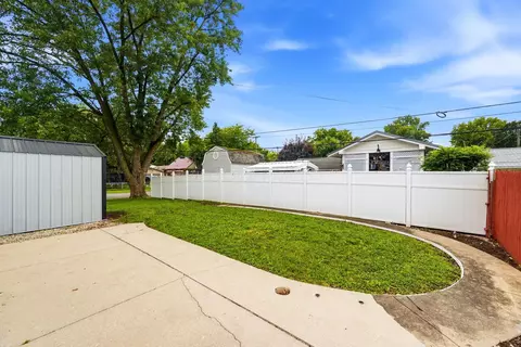Exterior - 589 Uncapher Ave, Marion, OH 43302 photo 6 of 8