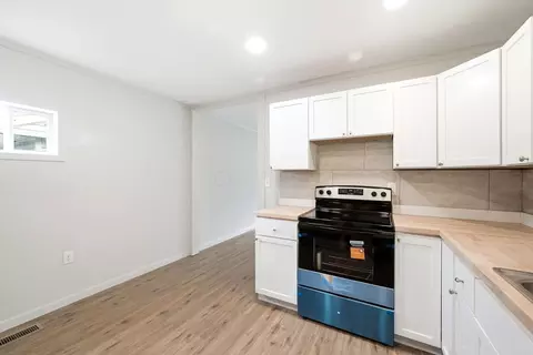 Kitchen - 589 Uncapher Ave, Marion, OH 43302 photo 4 of 4